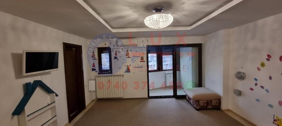 Apartament cu 5 camere decomandat în Ultracentral