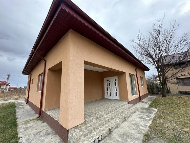 Casă cu 4 camere în Vernești