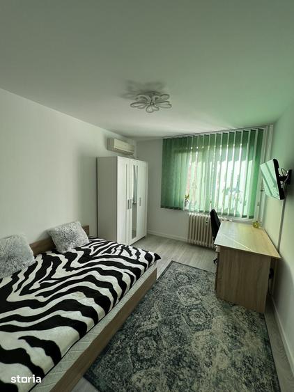 Apartament cu 3 camere decomandat în Tei