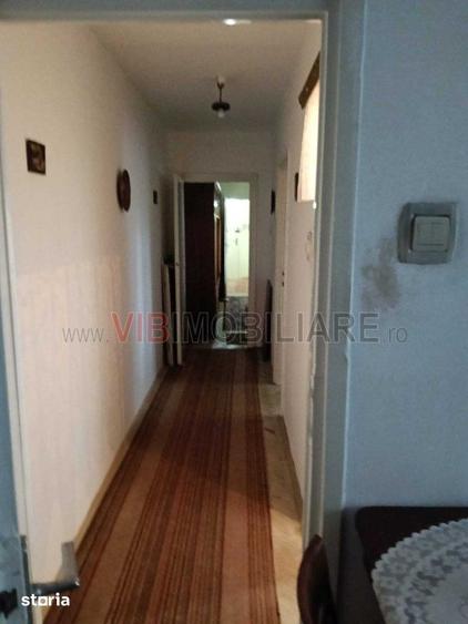 Apartament cu 3 camere semidecomandat în Șagului