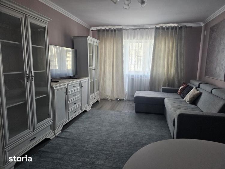 Apartament cu 3 camere decomandat în Sud