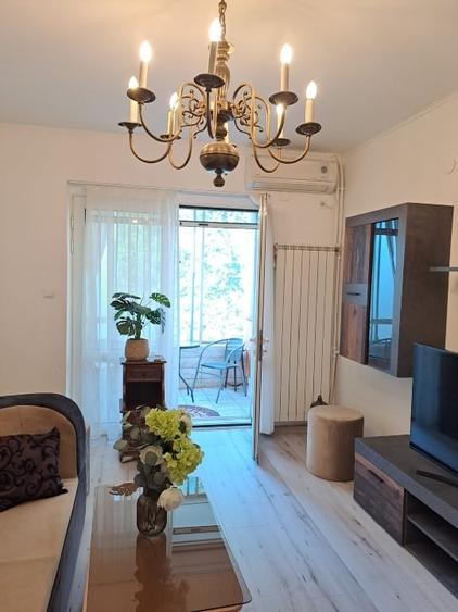 Apartament cu 2 camere decomandat, mobilat în Calea Victoriei