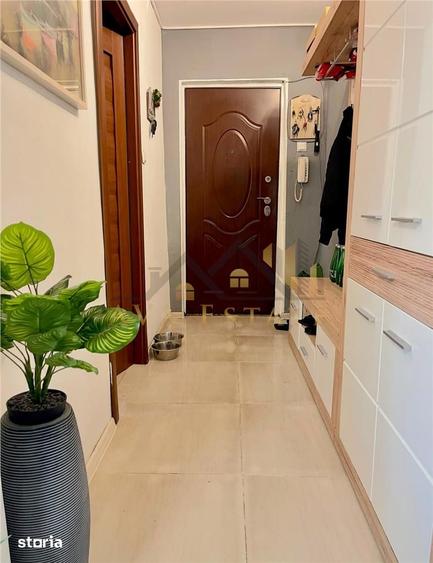 Apartament cu 2 camere semidecomandat, mobilat în Est