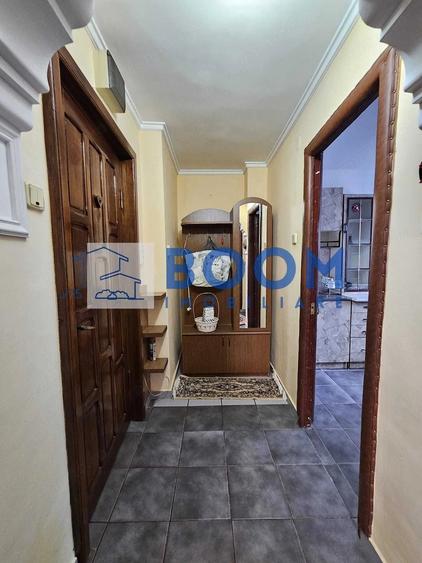 Apartament cu 2 camere decomandat în Căzănești (Râmnicu Vâlcea)