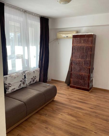 Apartament cu 2 camere decomandat în Ghimpați