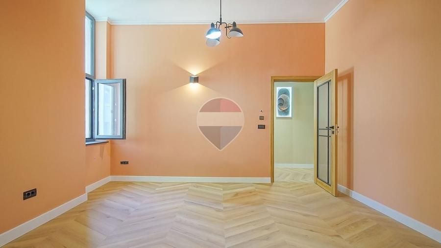 Birou, de 80 mp, în Centrul Civic