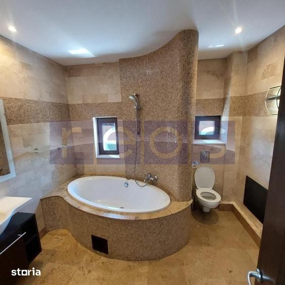 Apartament cu 5 camere în Aviatorilor