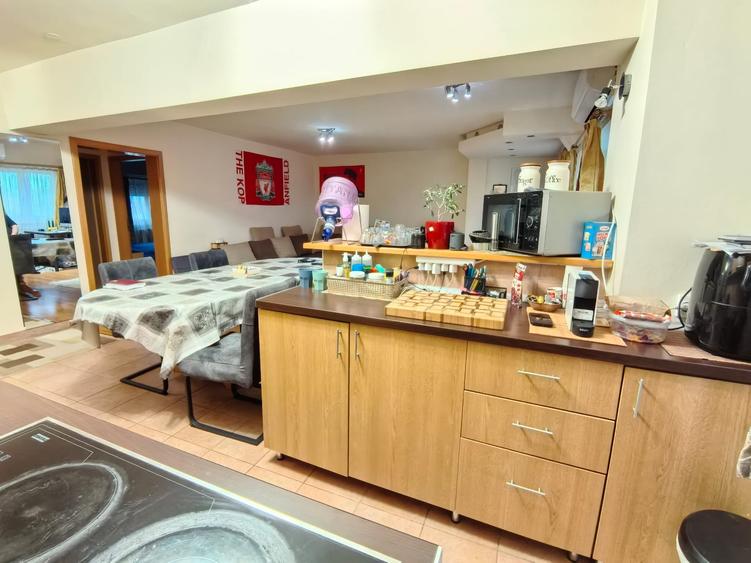 Apartament cu 4 camere decomandat în Simion Bărnuțiu