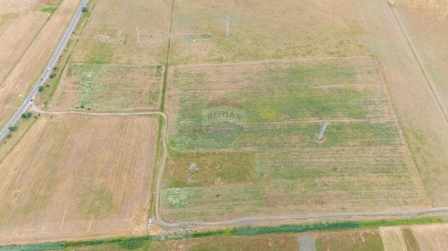 Teren agricol extravilan de 41025 mp, în Periferie