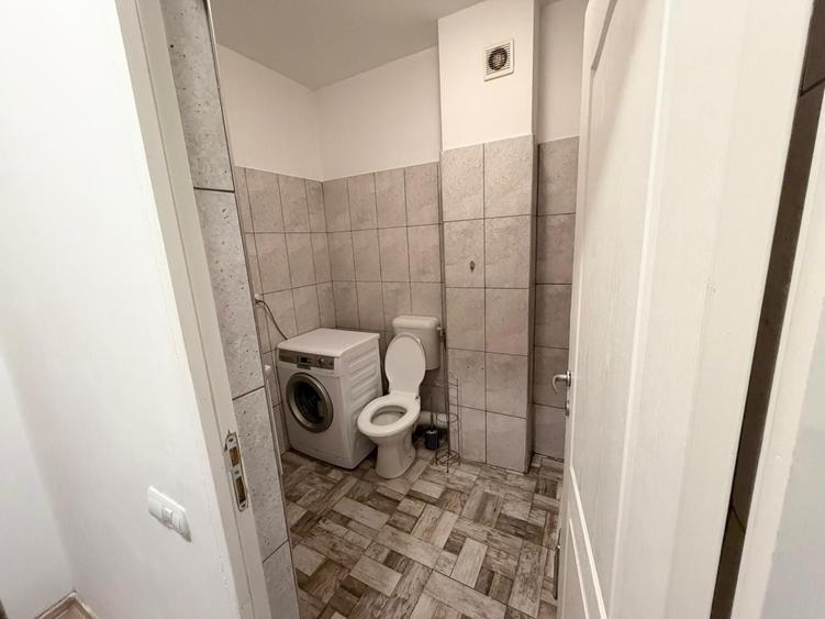 Apartament cu 2 camere semidecomandat în Florești