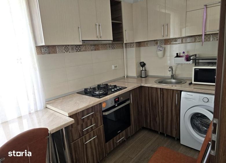 Apartament cu 2 camere decomandat în Tei