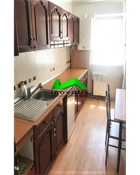 Apartament cu 3 camere decomandat în Central