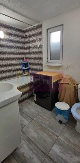 Casă cu 2 camere cu Canalizare în Săbăreni