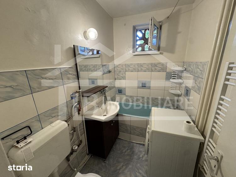 Apartament cu 2 camere semidecomandat în 22 Decembrie 1989