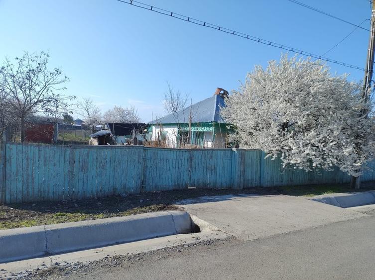 Casă cu 4 camere în Unirea
