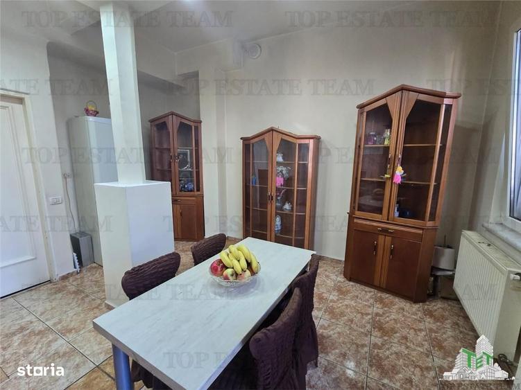 Apartament cu 4 camere decomandat, mobilat în Central