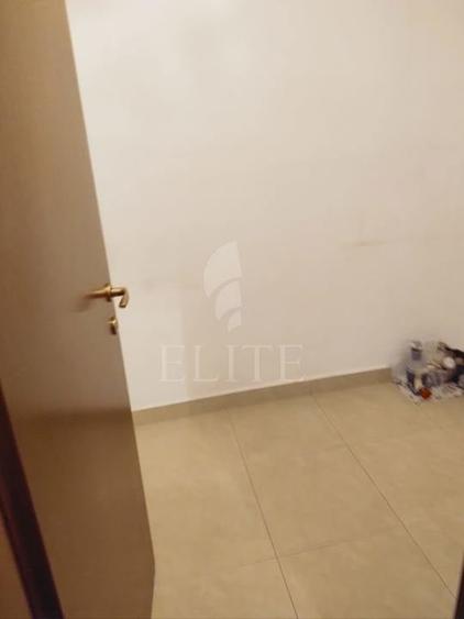 Apartament cu 3 camere semidecomandat în Andrei Mureșanu