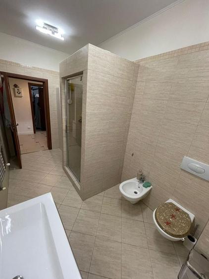 Casă individuală cu 6 camere cu Canalizare în Iancu Nicolae