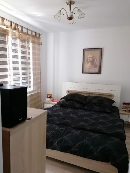 Apartament cu 3 camere decomandat în Tudor