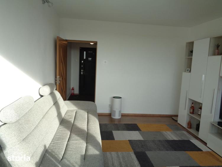 Apartament cu 2 camere decomandat în Romanilor