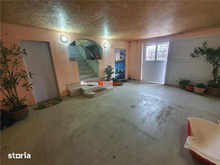 Casă cu 6 camere cu Teren 824 Mp în Central