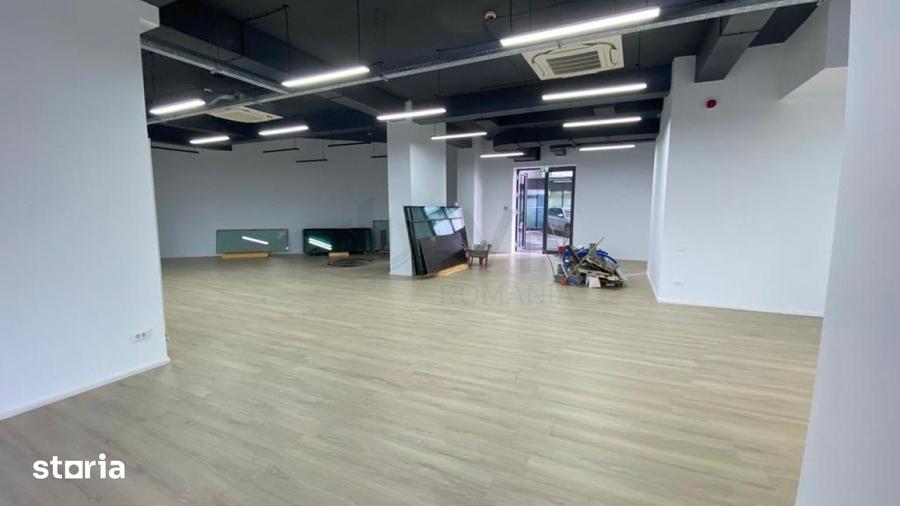 Spațiu comercial, de 273.3 mp, în Militari