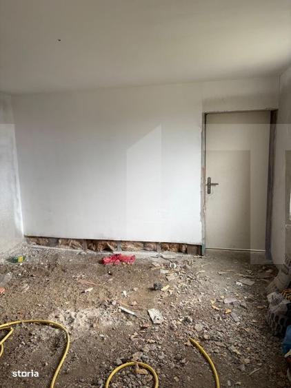 Casă cu 4 camere cu Teren 1512 Mp în Tisa