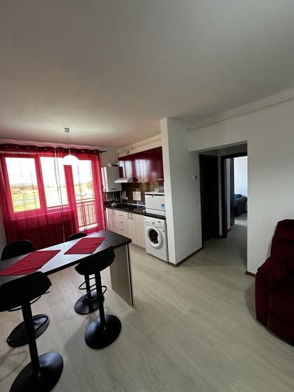 Apartament cu 3 camere decomandat în Lotrioara