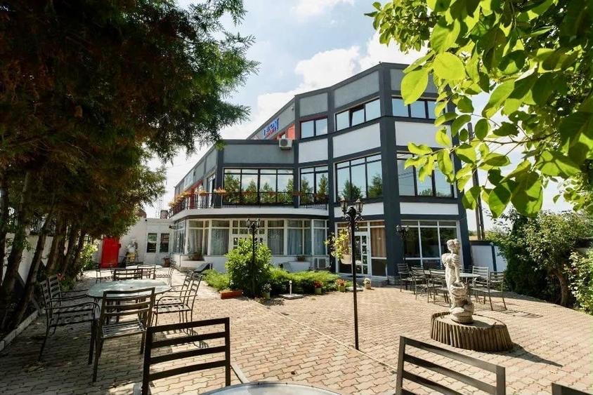 Hotel/Pensiune, de 1,200 mp, în Bogdan Vodă
