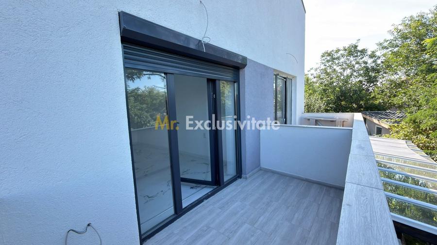 Apartament cu 3 camere semidecomandat în Sud-Vest