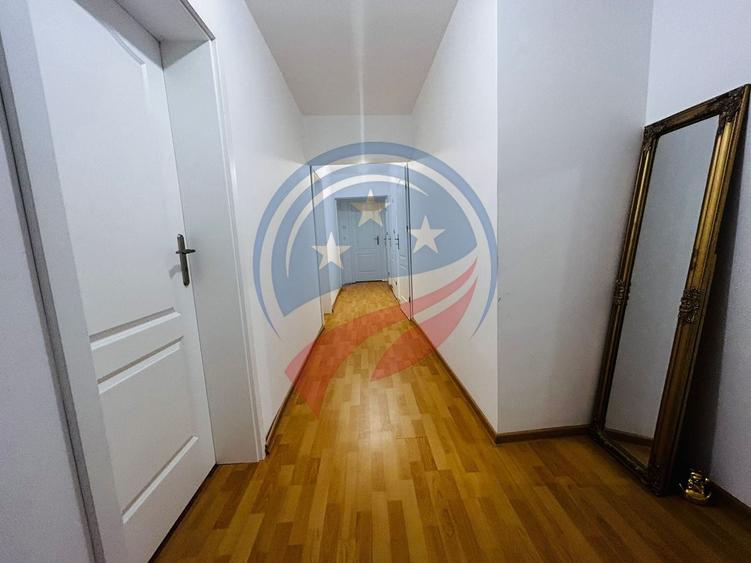 Apartament cu 4 camere decomandat în Valea Rosie