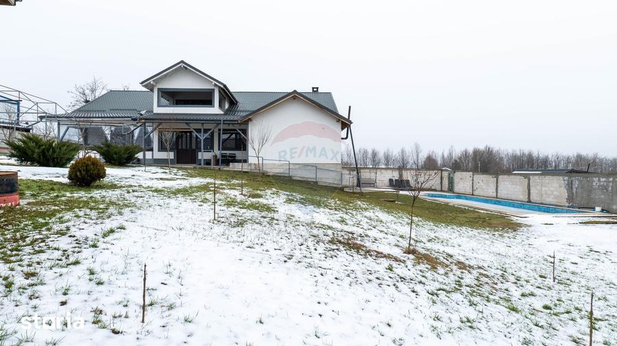 Casă cu Teren 2000 Mp în Joița