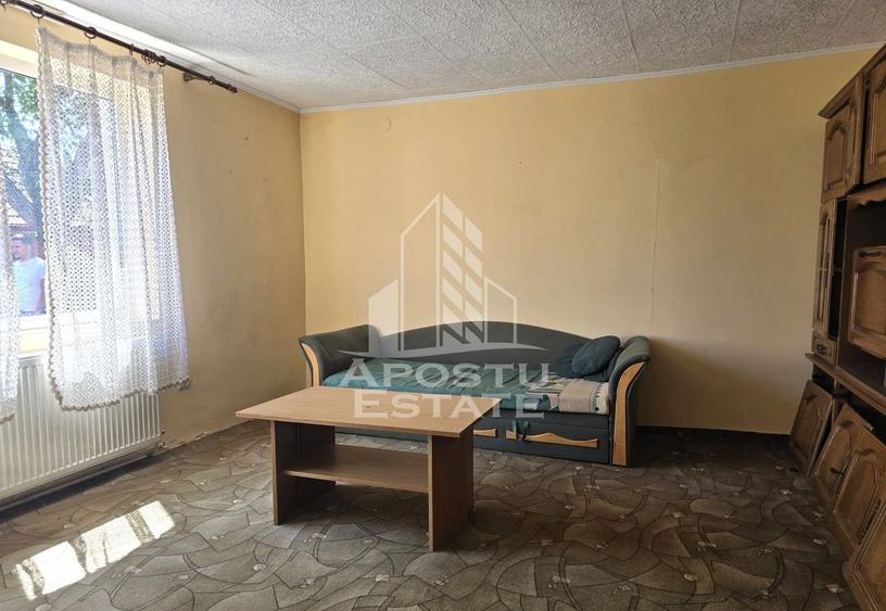 Casă individuală cu 4 camere cu Canalizare în Ultracentral