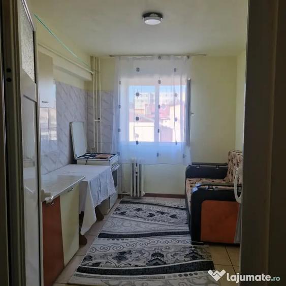 Apartament cu 2 camere decomandat în Malu Roșu