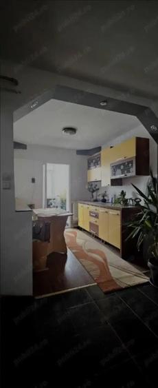 Apartament cu 2 camere decomandat în Rovinari