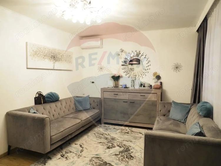 Casă cu 9 camere cu Teren 370 Mp în Central