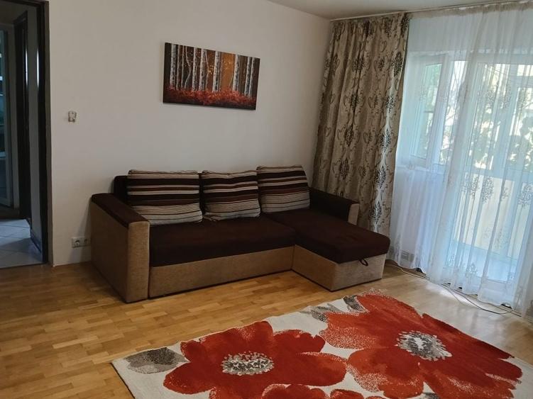 Apartament cu 2 camere semidecomandat în Micro 4