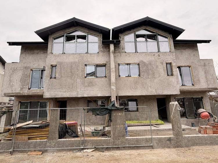 Duplex cu 4 camere cu Teren 550 Mp în Berceni