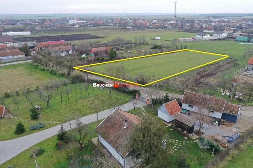 Teren de 2623 mp, în Leș