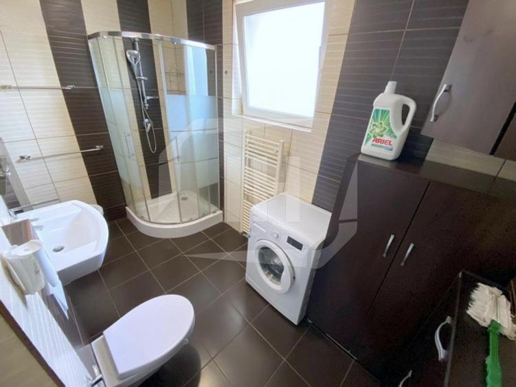Apartament cu 3 camere semidecomandat, mobilat în Bună Ziua