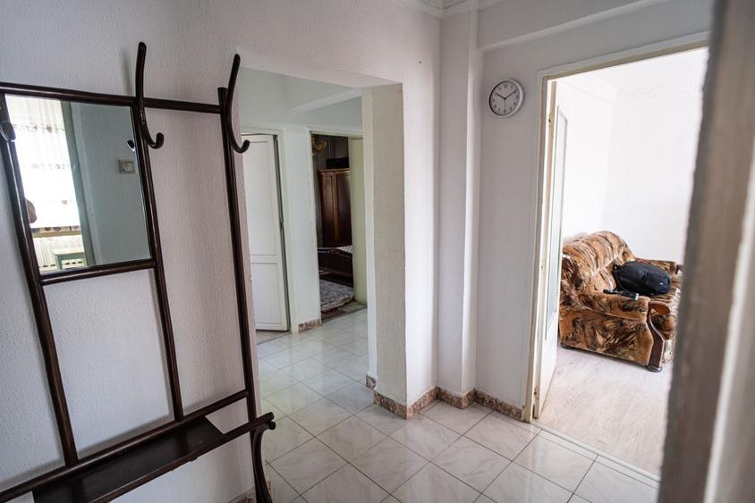 Apartament cu 3 camere decomandat în Mărășești