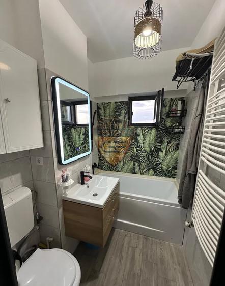 Apartament cu 4 camere decomandat, mobilat în Casa de Cultură