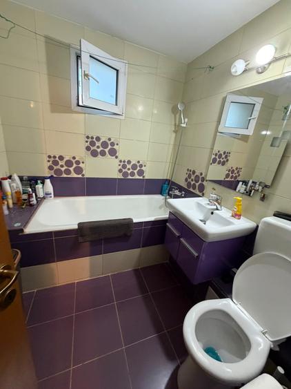 Apartament cu 3 camere decomandat în Dristor
