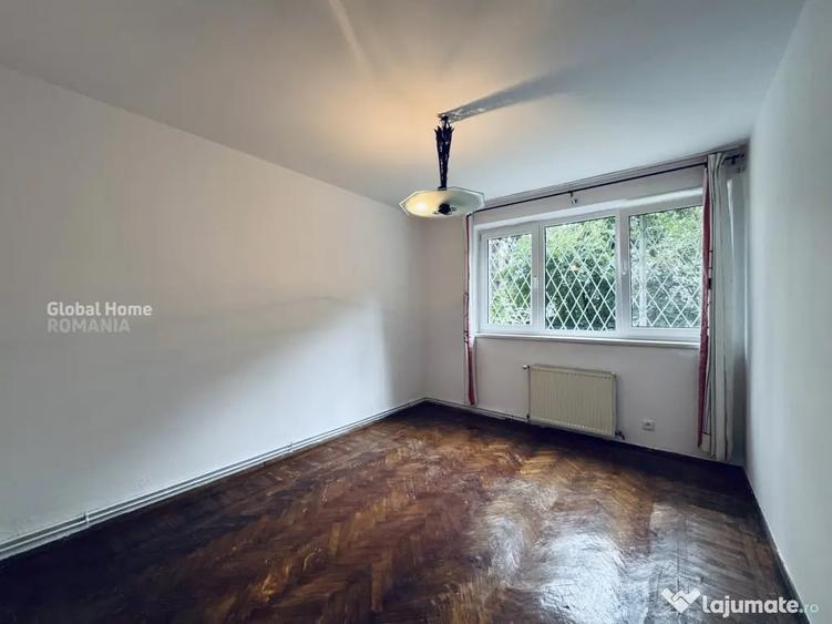 Apartament cu 3 camere semidecomandat în 1 Mai