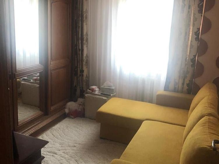 Apartament cu 4 camere decomandat în Burdujeni