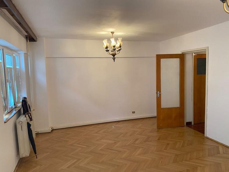 Apartament cu 3 camere decomandat în Dorobanți