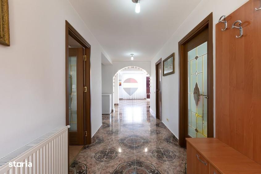 Casă cu 4 camere în Itești