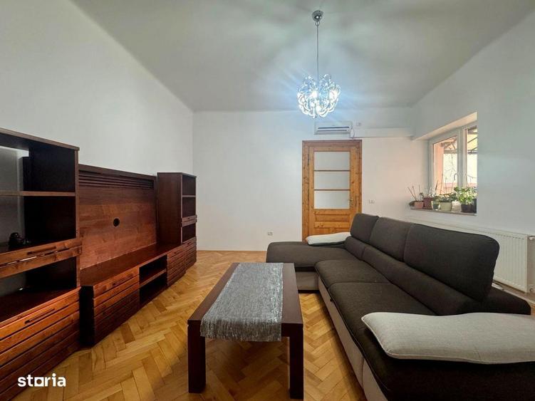Casă cu 8 camere cu Canalizare în Girocului