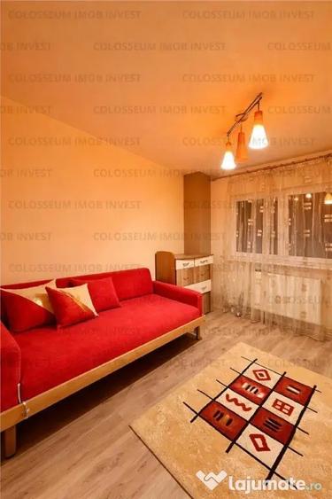 Apartament cu 3 camere decomandat în Răcădău