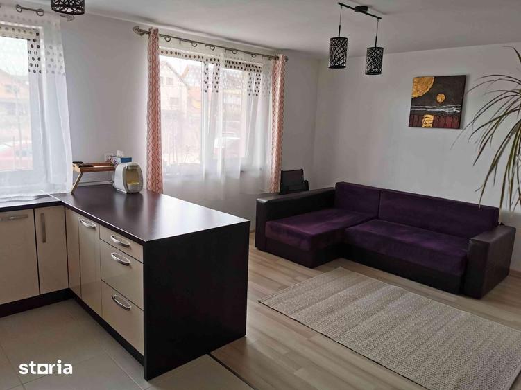 Apartament cu 2 camere decomandat, mobilat în Tractorul